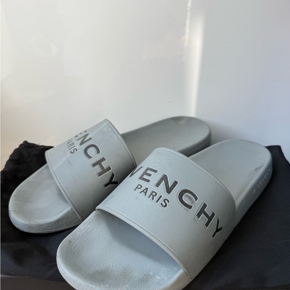 Givenchy Paris Light Gray Pool Slides 🏖️ - Picture 2 of 7